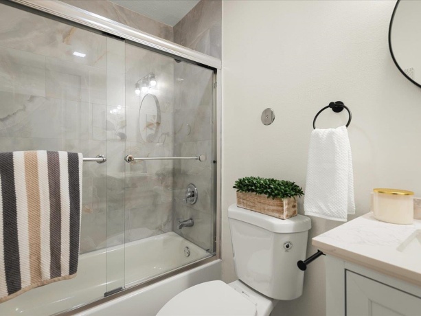 9281 Auburn, WINNEBAGO, Illinois 61088, 6 Bedrooms Bedrooms, ,5 BathroomsBathrooms,House,For Sale,Auburn,202505653