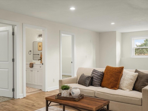 9281 Auburn, WINNEBAGO, Illinois 61088, 6 Bedrooms Bedrooms, ,5 BathroomsBathrooms,House,For Sale,Auburn,202505653