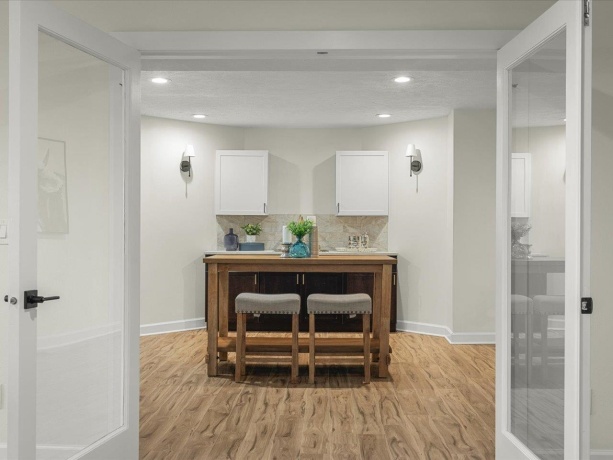 9281 Auburn, WINNEBAGO, Illinois 61088, 6 Bedrooms Bedrooms, ,5 BathroomsBathrooms,House,For Sale,Auburn,202505653