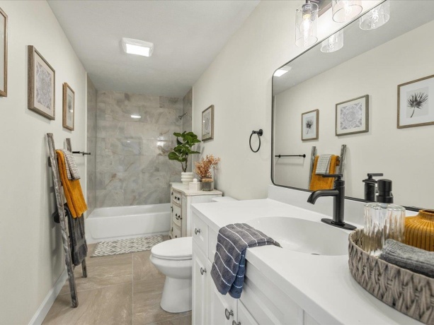 9281 Auburn, WINNEBAGO, Illinois 61088, 6 Bedrooms Bedrooms, ,5 BathroomsBathrooms,House,For Sale,Auburn,202505653