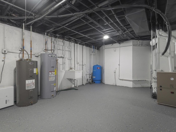 9281 Auburn, WINNEBAGO, Illinois 61088, 6 Bedrooms Bedrooms, ,5 BathroomsBathrooms,House,For Sale,Auburn,202505653