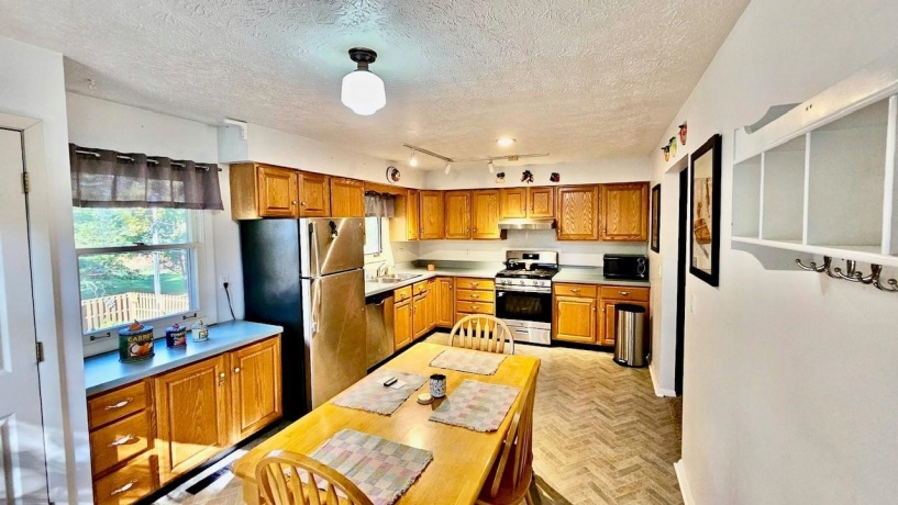 4724 Illinois, LOVES PARK, Illinois 61111, 4 Bedrooms Bedrooms, ,2 BathroomsBathrooms,House,For Sale,Illinois,202505654