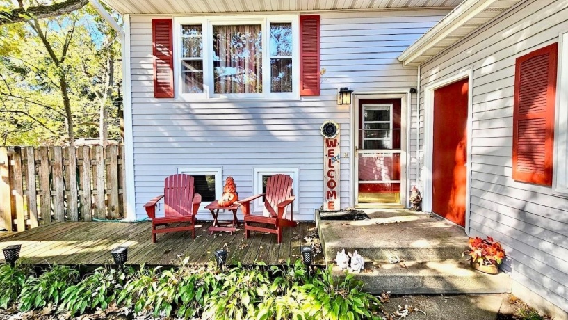 4724 Illinois, LOVES PARK, Illinois 61111, 4 Bedrooms Bedrooms, ,2 BathroomsBathrooms,House,For Sale,Illinois,202505654