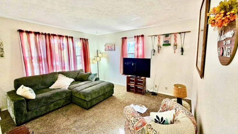 4724 Illinois, LOVES PARK, Illinois 61111, 4 Bedrooms Bedrooms, ,2 BathroomsBathrooms,House,For Sale,Illinois,202505654