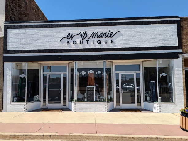 146 Main, LENA, Illinois 61048, ,Commercial,For Sale,Main,202505441