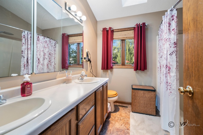 12349 IL Rte 78, MOUNT CARROLL, Illinois 61053, 4 Bedrooms Bedrooms, ,3 BathroomsBathrooms,House,For Sale,IL Rte 78,202505665