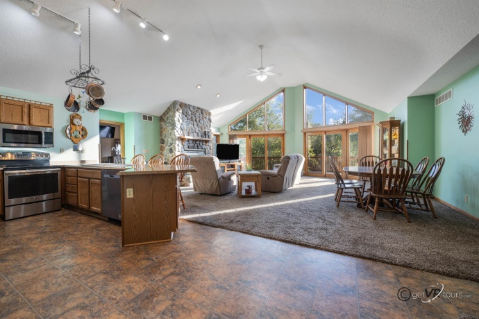 12349 IL Rte 78, MOUNT CARROLL, Illinois 61053, 4 Bedrooms Bedrooms, ,3 BathroomsBathrooms,House,For Sale,IL Rte 78,202505665