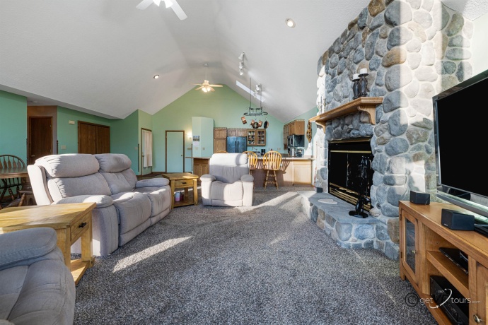 12349 IL Rte 78, MOUNT CARROLL, Illinois 61053, 4 Bedrooms Bedrooms, ,3 BathroomsBathrooms,House,For Sale,IL Rte 78,202505665