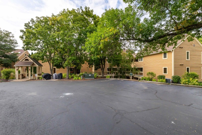 A17 Long Bay Point, GALENA, Illinois 61036, 1 Bedroom Bedrooms, ,1 BathroomBathrooms,Condominium,For Sale,Long Bay Point,202505700