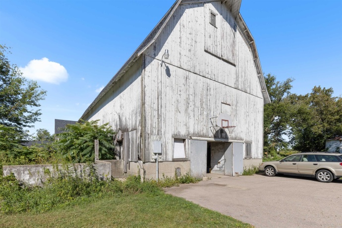 1610 Town Hall, BELOIT, Wisconsin 53511, 4 Bedrooms Bedrooms, ,2 BathroomsBathrooms,House,For Sale,Town Hall,202505726