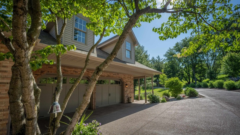 200 Sioux, GALENA, Illinois 61036, 4 Bedrooms Bedrooms, ,3 BathroomsBathrooms,House,For Sale,Sioux,202505738