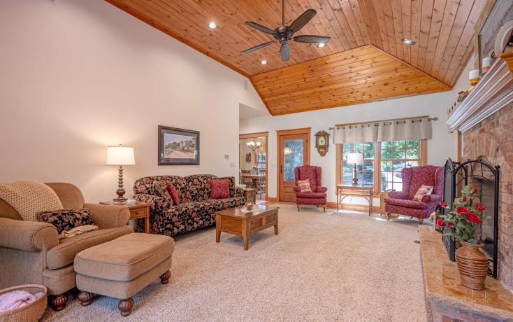 200 Sioux, GALENA, Illinois 61036, 4 Bedrooms Bedrooms, ,3 BathroomsBathrooms,House,For Sale,Sioux,202505738