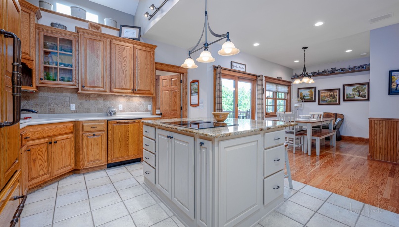 200 Sioux, GALENA, Illinois 61036, 4 Bedrooms Bedrooms, ,3 BathroomsBathrooms,House,For Sale,Sioux,202505738