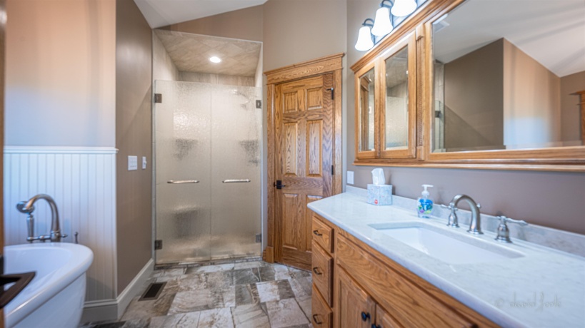 200 Sioux, GALENA, Illinois 61036, 4 Bedrooms Bedrooms, ,3 BathroomsBathrooms,House,For Sale,Sioux,202505738