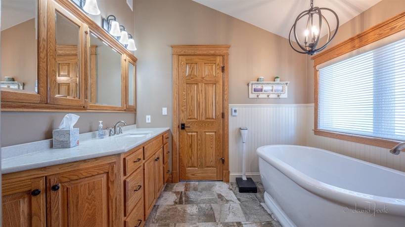 200 Sioux, GALENA, Illinois 61036, 4 Bedrooms Bedrooms, ,3 BathroomsBathrooms,House,For Sale,Sioux,202505738