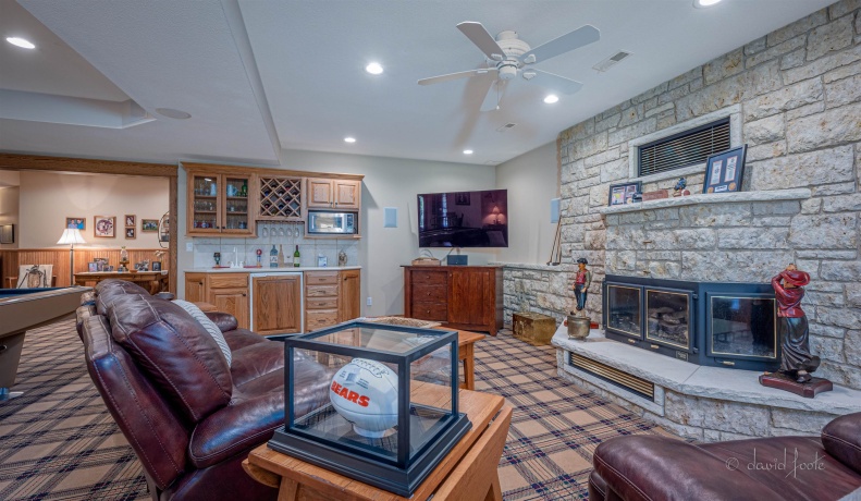 200 Sioux, GALENA, Illinois 61036, 4 Bedrooms Bedrooms, ,3 BathroomsBathrooms,House,For Sale,Sioux,202505738