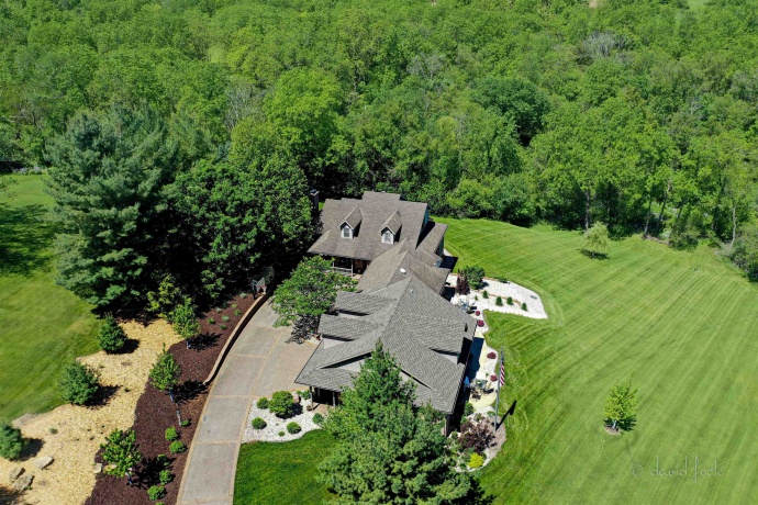 200 Sioux, GALENA, Illinois 61036, 4 Bedrooms Bedrooms, ,3 BathroomsBathrooms,House,For Sale,Sioux,202505738