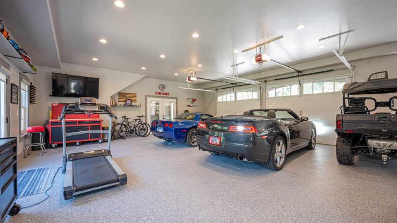 200 Sioux, GALENA, Illinois 61036, 4 Bedrooms Bedrooms, ,3 BathroomsBathrooms,House,For Sale,Sioux,202505738