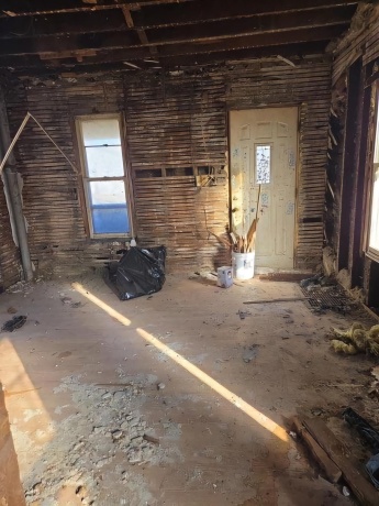 909 6th, STERLING, Illinois 61081, 2 Bedrooms Bedrooms, ,1 BathroomBathrooms,House,For Sale,6th,202505741