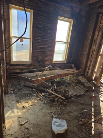 909 6th, STERLING, Illinois 61081, 2 Bedrooms Bedrooms, ,1 BathroomBathrooms,House,For Sale,6th,202505741