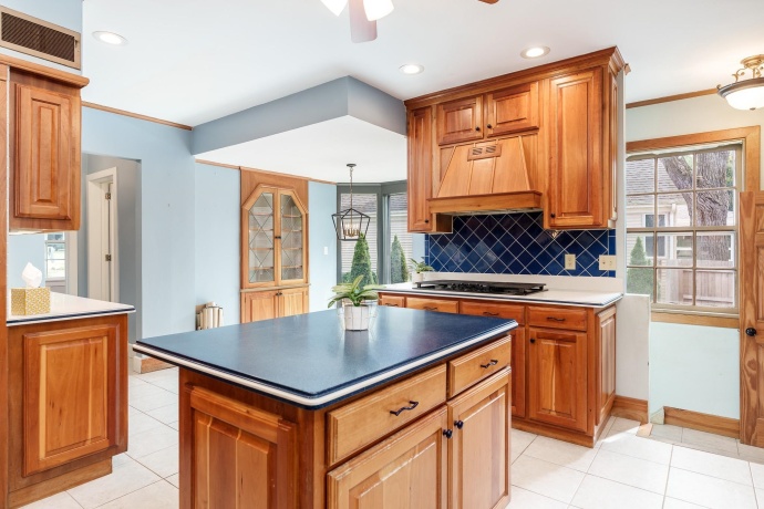 2014 Glenview, ROCKFORD, Illinois 61107, 5 Bedrooms Bedrooms, ,4 BathroomsBathrooms,House,For Sale,Glenview,202505745