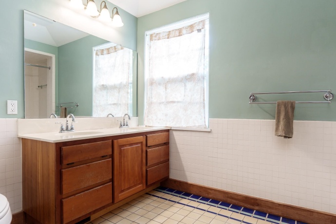 2014 Glenview, ROCKFORD, Illinois 61107, 5 Bedrooms Bedrooms, ,4 BathroomsBathrooms,House,For Sale,Glenview,202505745