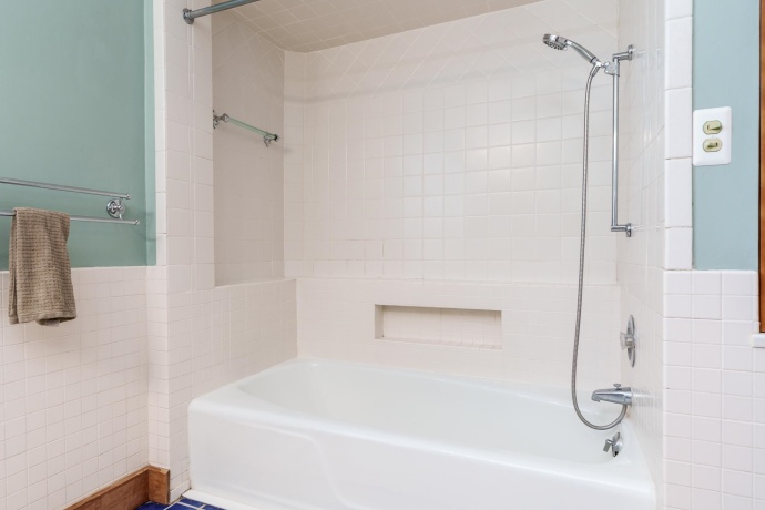 2014 Glenview, ROCKFORD, Illinois 61107, 5 Bedrooms Bedrooms, ,4 BathroomsBathrooms,House,For Sale,Glenview,202505745