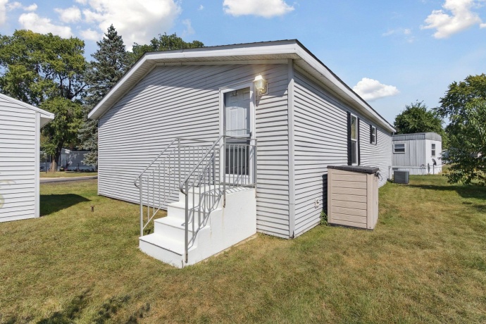 4004 Bluff, BELVIDERE, Illinois 61008, 3 Bedrooms Bedrooms, ,2 BathroomsBathrooms,House,For Sale,Bluff,202505752