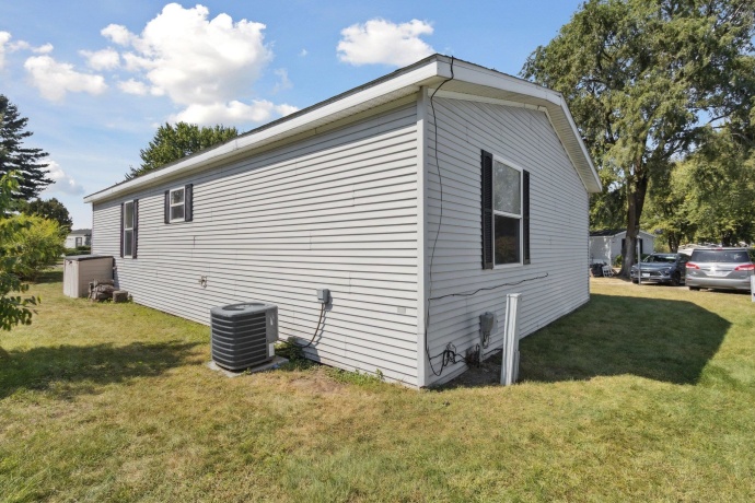 4004 Bluff, BELVIDERE, Illinois 61008, 3 Bedrooms Bedrooms, ,2 BathroomsBathrooms,House,For Sale,Bluff,202505752