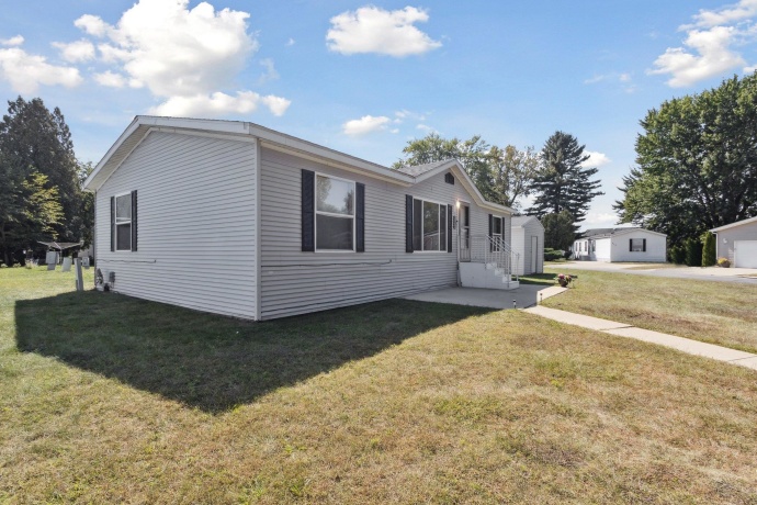4004 Bluff, BELVIDERE, Illinois 61008, 3 Bedrooms Bedrooms, ,2 BathroomsBathrooms,House,For Sale,Bluff,202505752