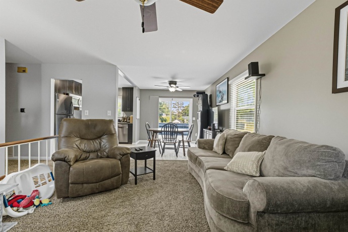 2124 Middlebury, FREEPORT, Illinois 61032, 3 Bedrooms Bedrooms, ,1 BathroomBathrooms,House,For Sale,Middlebury,202505796