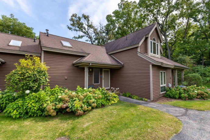 127 Walnut Hill, GALENA, Illinois 61036, 1 Bedroom Bedrooms, ,2 BathroomsBathrooms,Condominium,For Sale,Walnut Hill,202505805