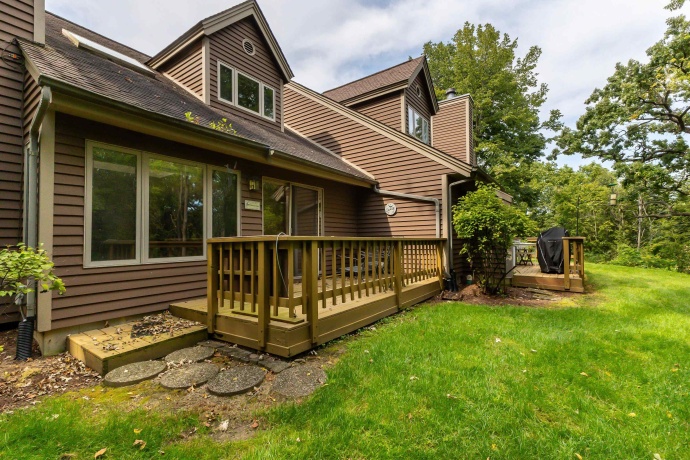 127 Walnut Hill, GALENA, Illinois 61036, 1 Bedroom Bedrooms, ,2 BathroomsBathrooms,Condominium,For Sale,Walnut Hill,202505805