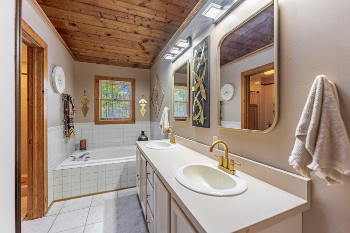 9649 Beaver Valley, BELVIDERE, Illinois 61008, 5 Bedrooms Bedrooms, ,4 BathroomsBathrooms,House,For Sale,Beaver Valley,202505810