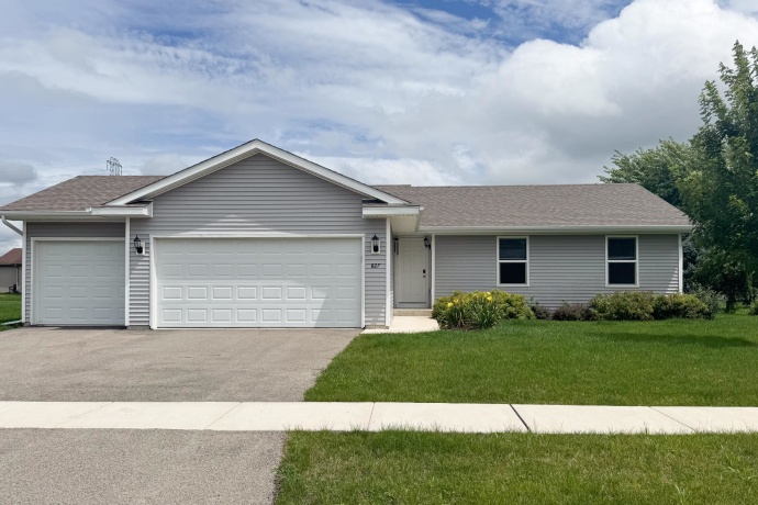 827 Fuller, BELVIDERE, Illinois 61008, 3 Bedrooms Bedrooms, ,2 BathroomsBathrooms,House,For Sale,Fuller,202505833