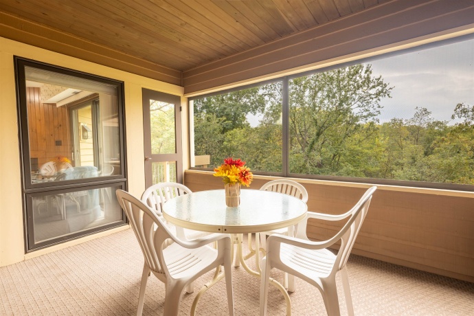 B10 Long Bay Point, GALENA, Illinois 61036, 1 Bedroom Bedrooms, ,1 BathroomBathrooms,Condominium,For Sale,Long Bay Point,202505458