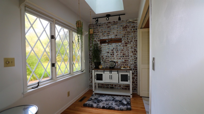 1718 Larkspur, ROCKFORD, Illinois 61107, 4 Bedrooms Bedrooms, ,2 BathroomsBathrooms,House,For Sale,Larkspur,202505873