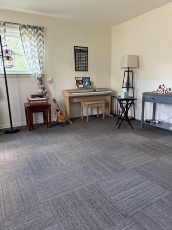 1909 Laurel, FREEPORT, Illinois 61032, 3 Bedrooms Bedrooms, ,1 BathroomBathrooms,House,For Sale,Laurel,202505881