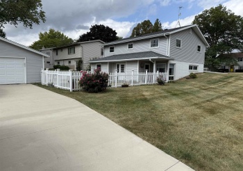 1909 Laurel, FREEPORT, Illinois 61032, 3 Bedrooms Bedrooms, ,1 BathroomBathrooms,House,For Sale,Laurel,202505881