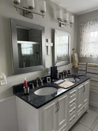 1909 Laurel, FREEPORT, Illinois 61032, 3 Bedrooms Bedrooms, ,1 BathroomBathrooms,House,For Sale,Laurel,202505881