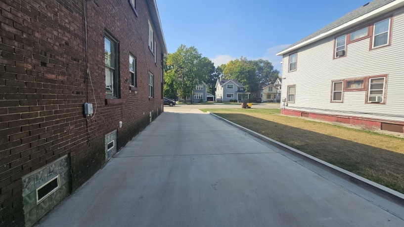 1131 Main, ROCKFORD, Illinois 61103, ,3 - 4 Units,For Sale,Main,202505889