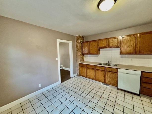 1131 Main, ROCKFORD, Illinois 61103, ,3 - 4 Units,For Sale,Main,202505889