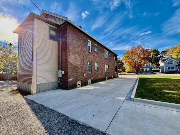 1131 Main, ROCKFORD, Illinois 61103, ,3 - 4 Units,For Sale,Main,202505889