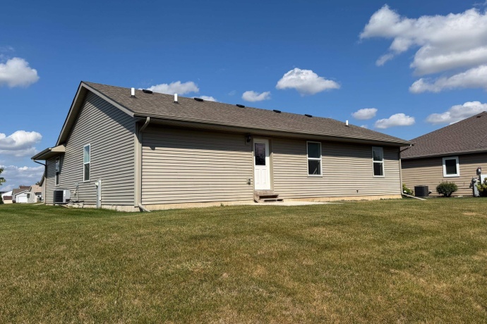 3041 Huntington, BELVIDERE, Illinois 61008, 3 Bedrooms Bedrooms, ,2 BathroomsBathrooms,House,For Sale,Huntington,202505905