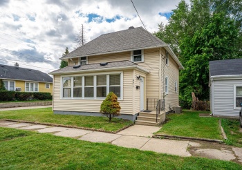 571 WARREN, BELVIDERE, Illinois 61008, 4 Bedrooms Bedrooms, ,1 BathroomBathrooms,House,For Sale,WARREN,202505922