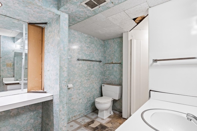 1104 Winthrop, ROCKFORD, Illinois 61107, 3 Bedrooms Bedrooms, ,2 BathroomsBathrooms,House,For Sale,Winthrop,202505294