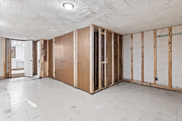 1104 Winthrop, ROCKFORD, Illinois 61107, 3 Bedrooms Bedrooms, ,2 BathroomsBathrooms,House,For Sale,Winthrop,202505294