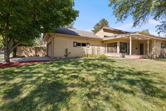 1104 Winthrop, ROCKFORD, Illinois 61107, 3 Bedrooms Bedrooms, ,2 BathroomsBathrooms,House,For Sale,Winthrop,202505294