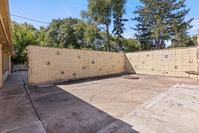 1104 Winthrop, ROCKFORD, Illinois 61107, 3 Bedrooms Bedrooms, ,2 BathroomsBathrooms,House,For Sale,Winthrop,202505294