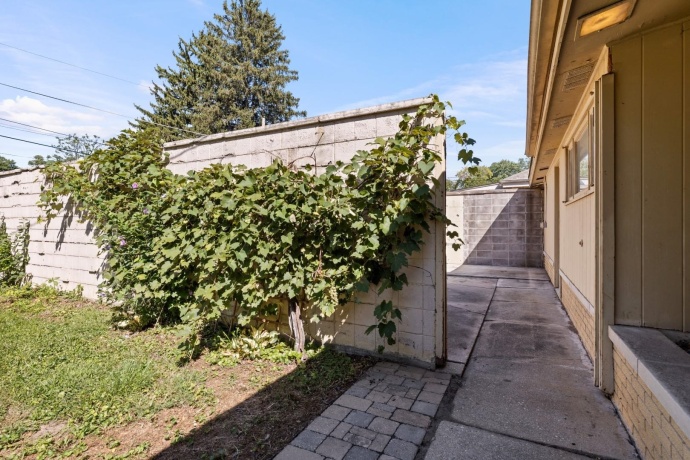 1104 Winthrop, ROCKFORD, Illinois 61107, 3 Bedrooms Bedrooms, ,2 BathroomsBathrooms,House,For Sale,Winthrop,202505294